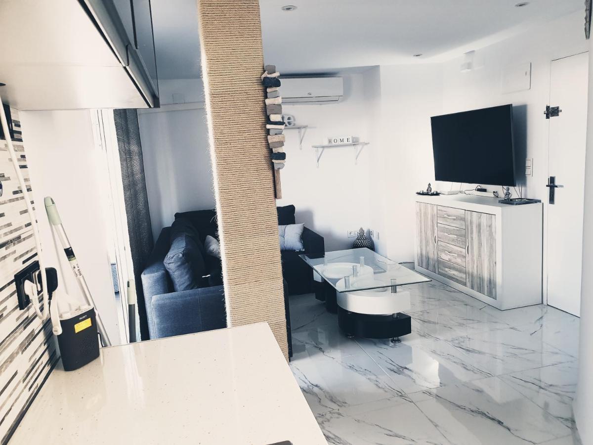 Beachside Apartment In Torrevieja Extérieur photo