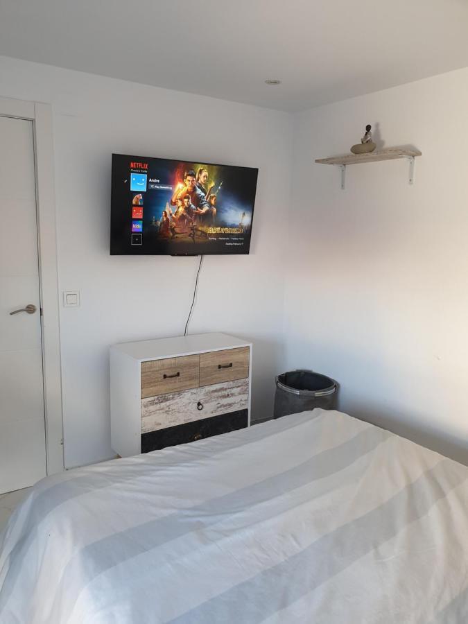 Beachside Apartment In Torrevieja Extérieur photo