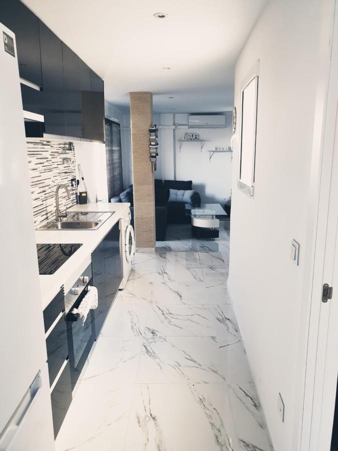 Beachside Apartment In Torrevieja Extérieur photo