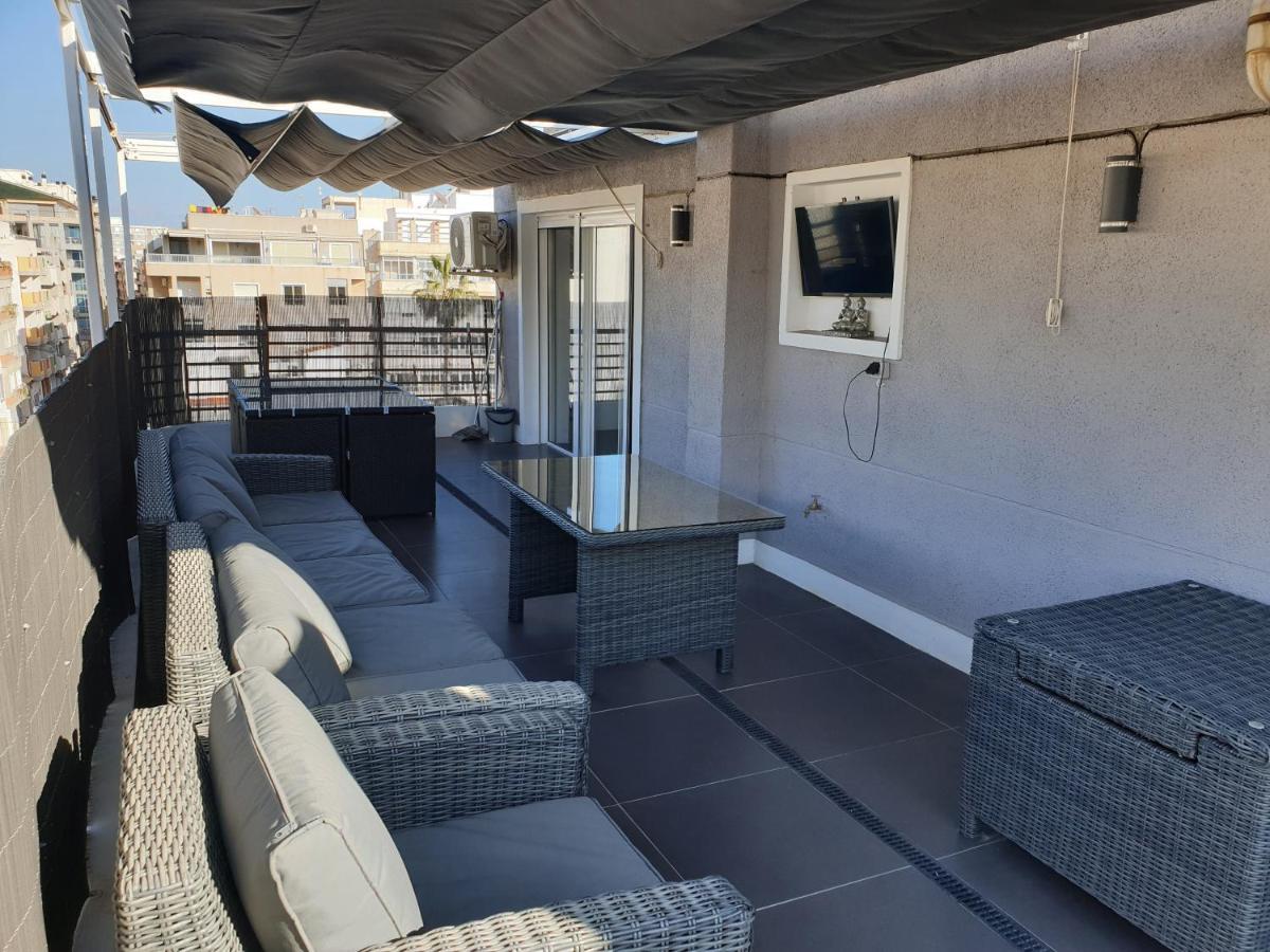 Beachside Apartment In Torrevieja Extérieur photo