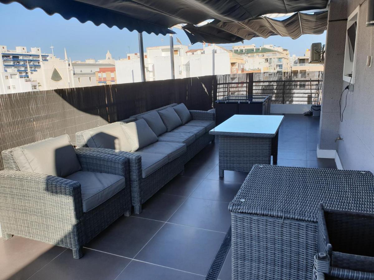 Beachside Apartment In Torrevieja Extérieur photo