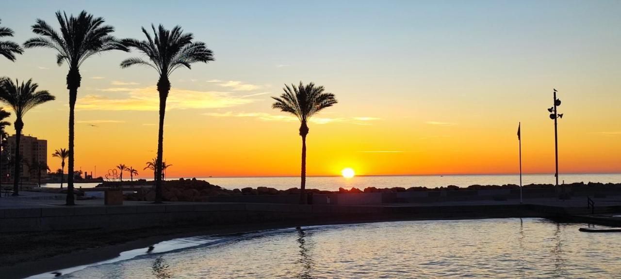 Beachside Apartment In Torrevieja Extérieur photo