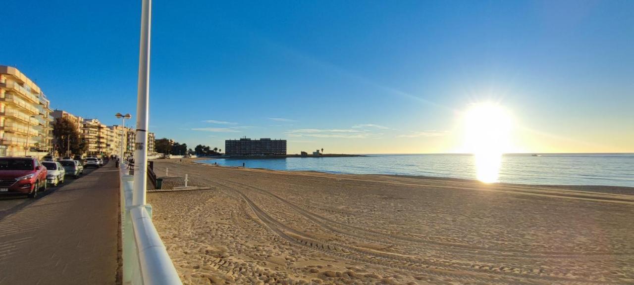 Beachside Apartment In Torrevieja Extérieur photo