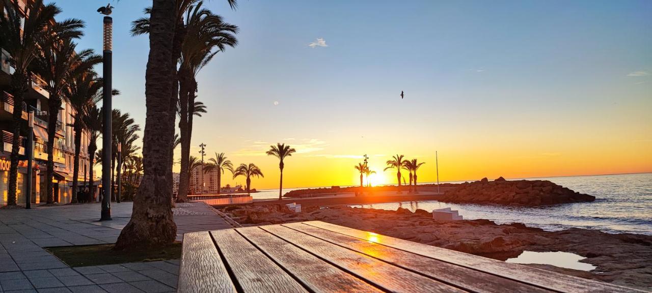 Beachside Apartment In Torrevieja Extérieur photo